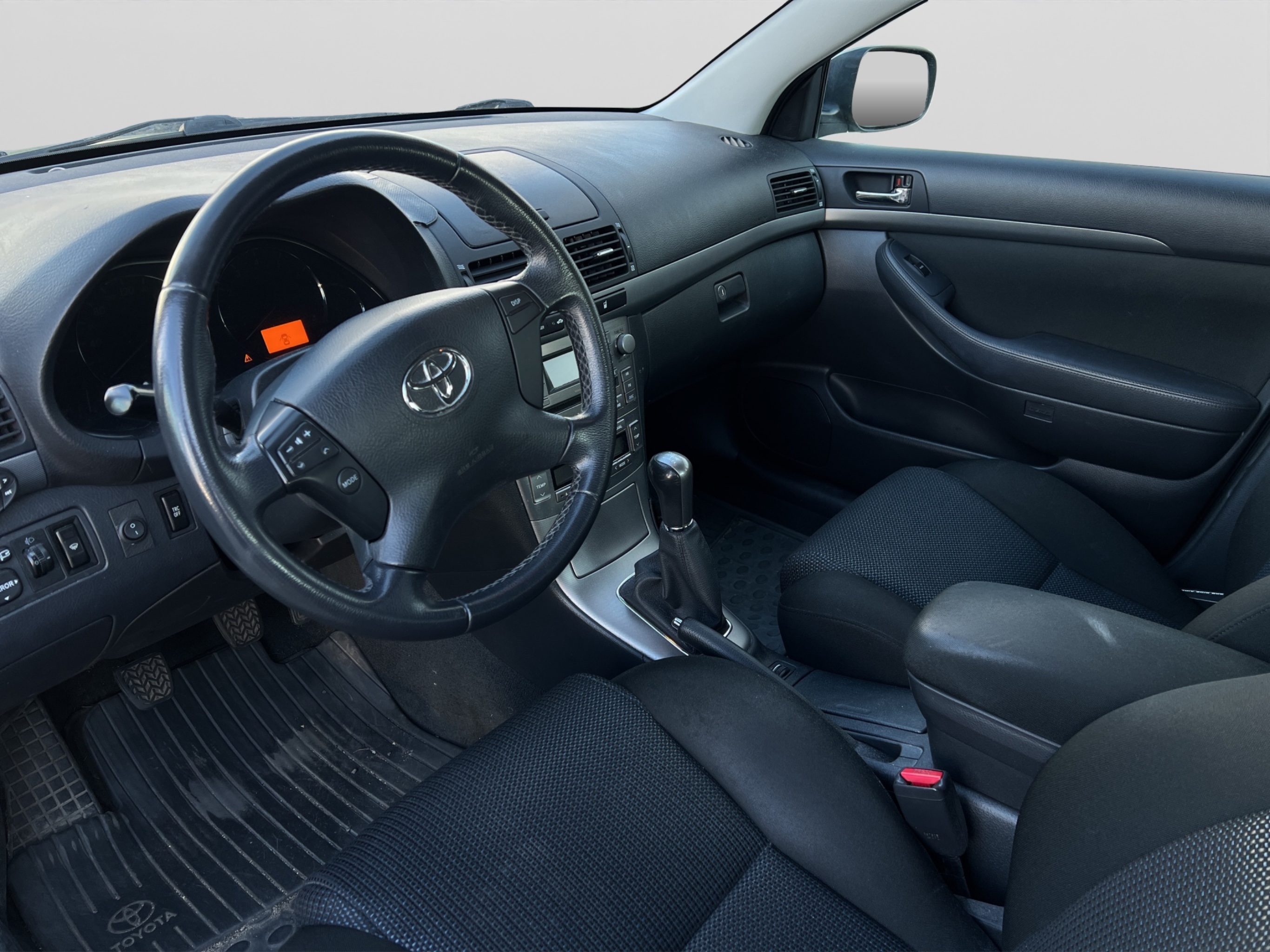 Toyota Avensis kuva 12
