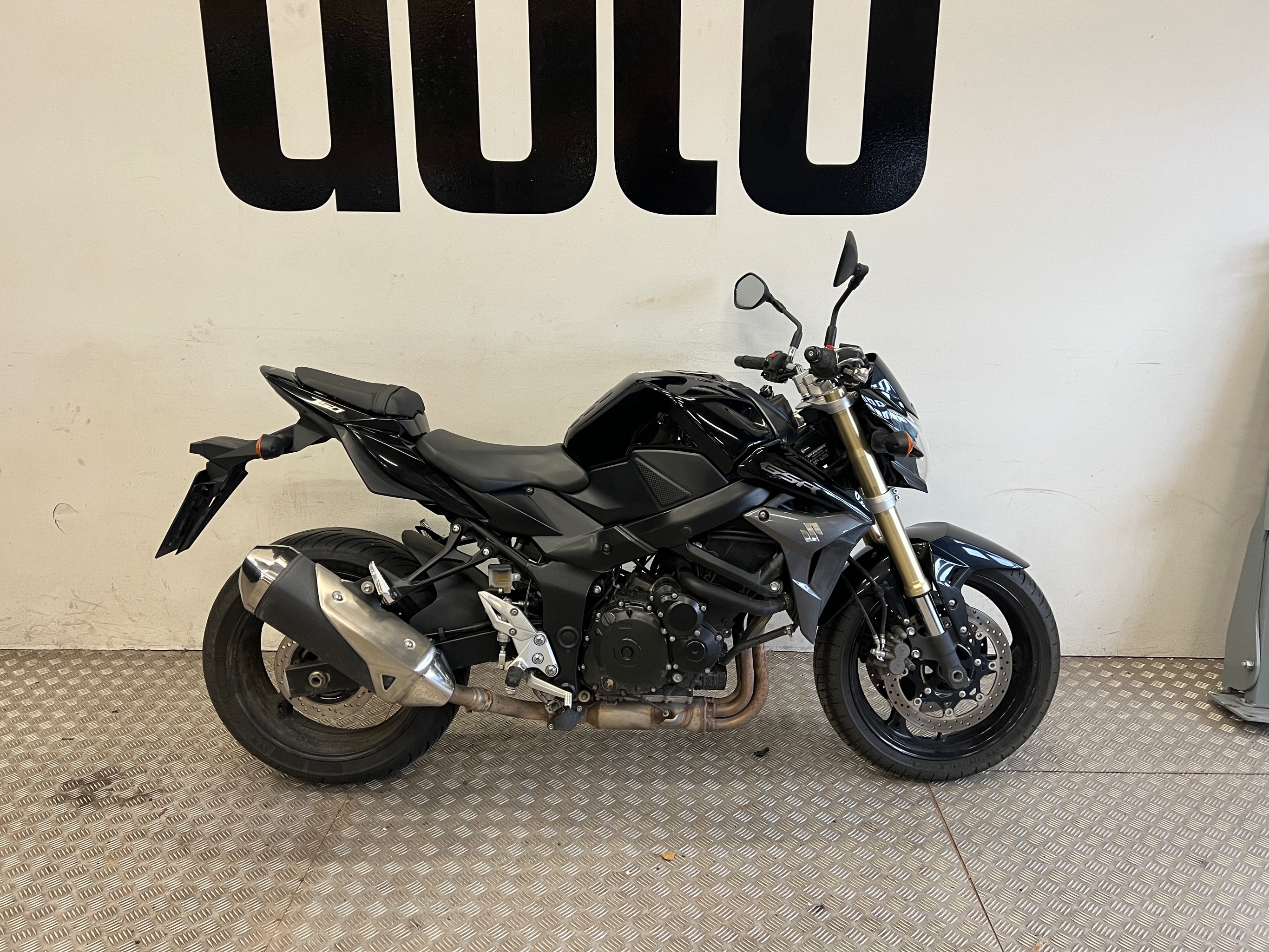 Suzuki GSR 2015 – kuva 2