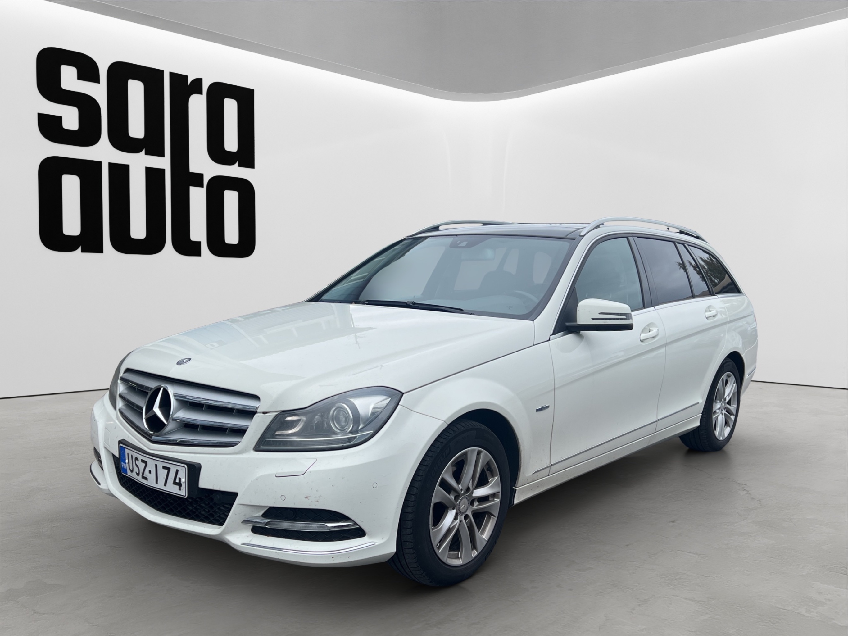 Mercedes-Benz C 2011 – kuva 8