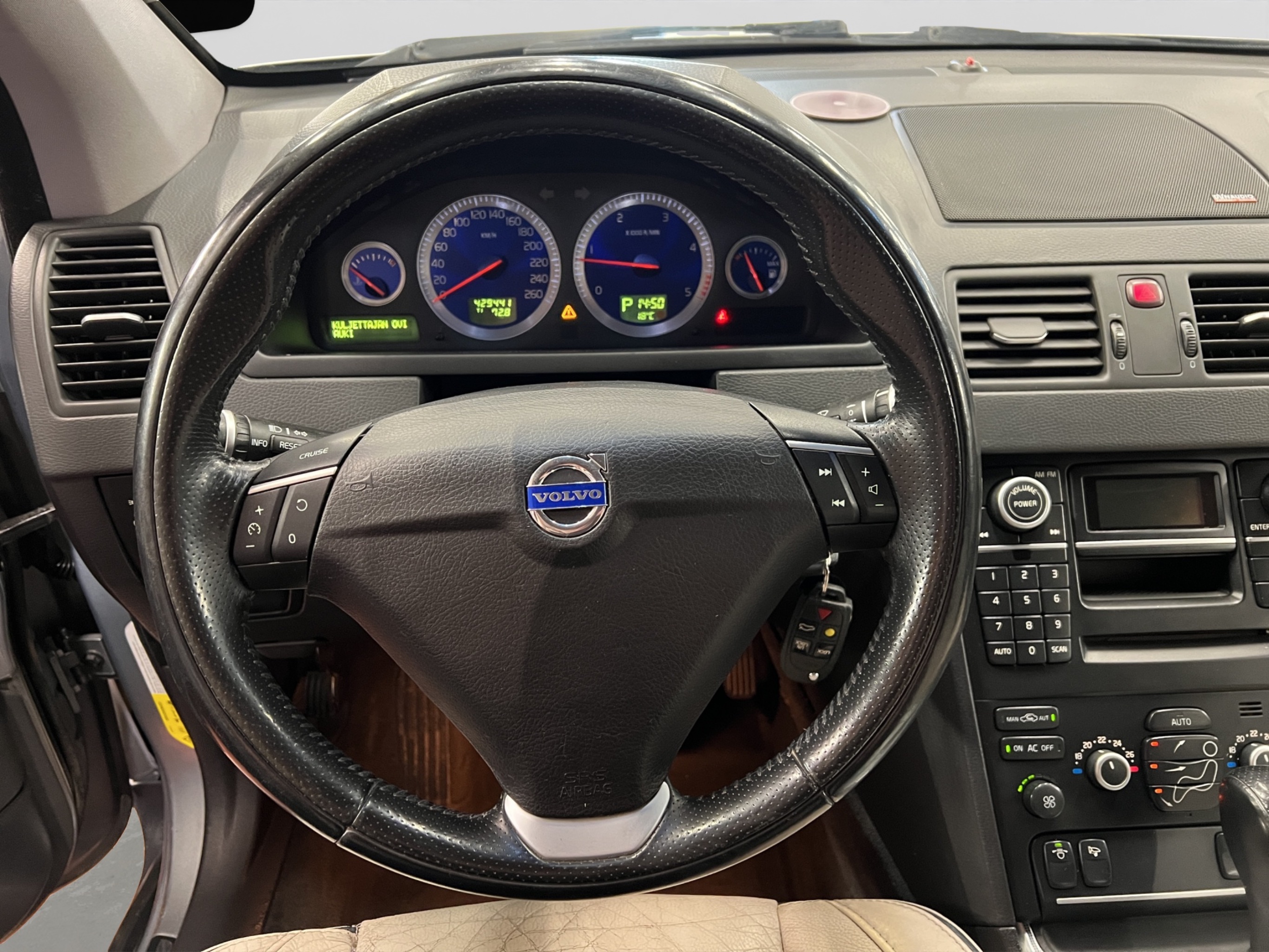 Volvo XC90 kuva 17