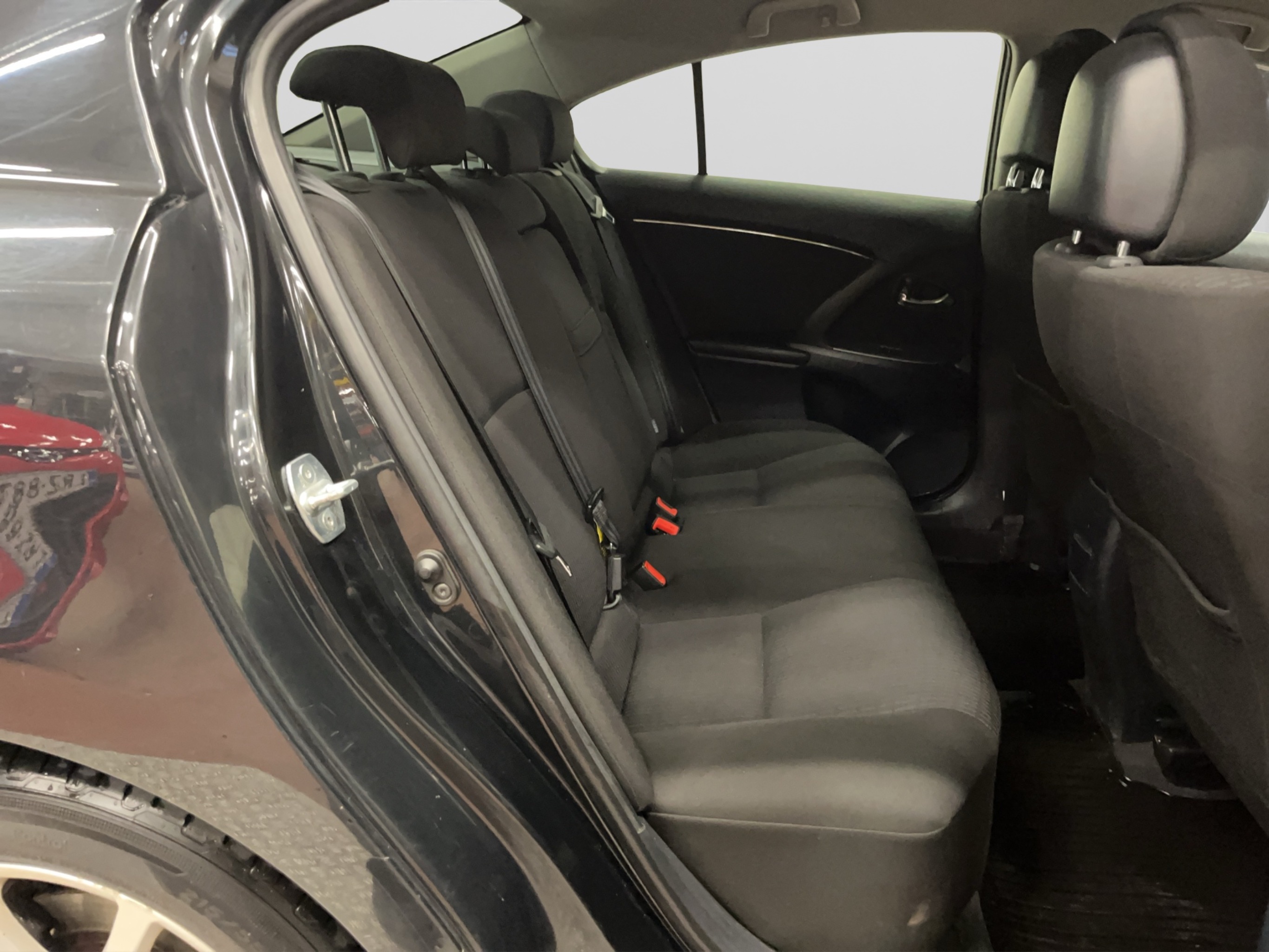Toyota Avensis 2010 – kuva 12