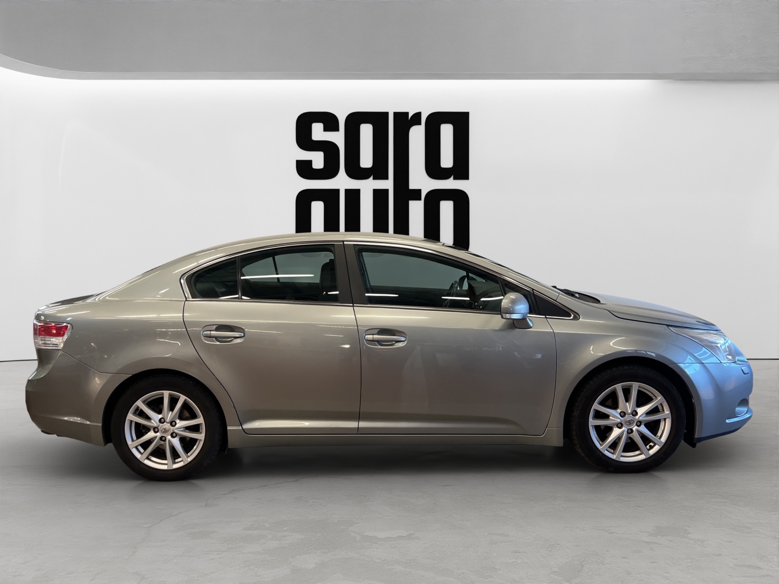 Toyota Avensis 2010 – kuva 2