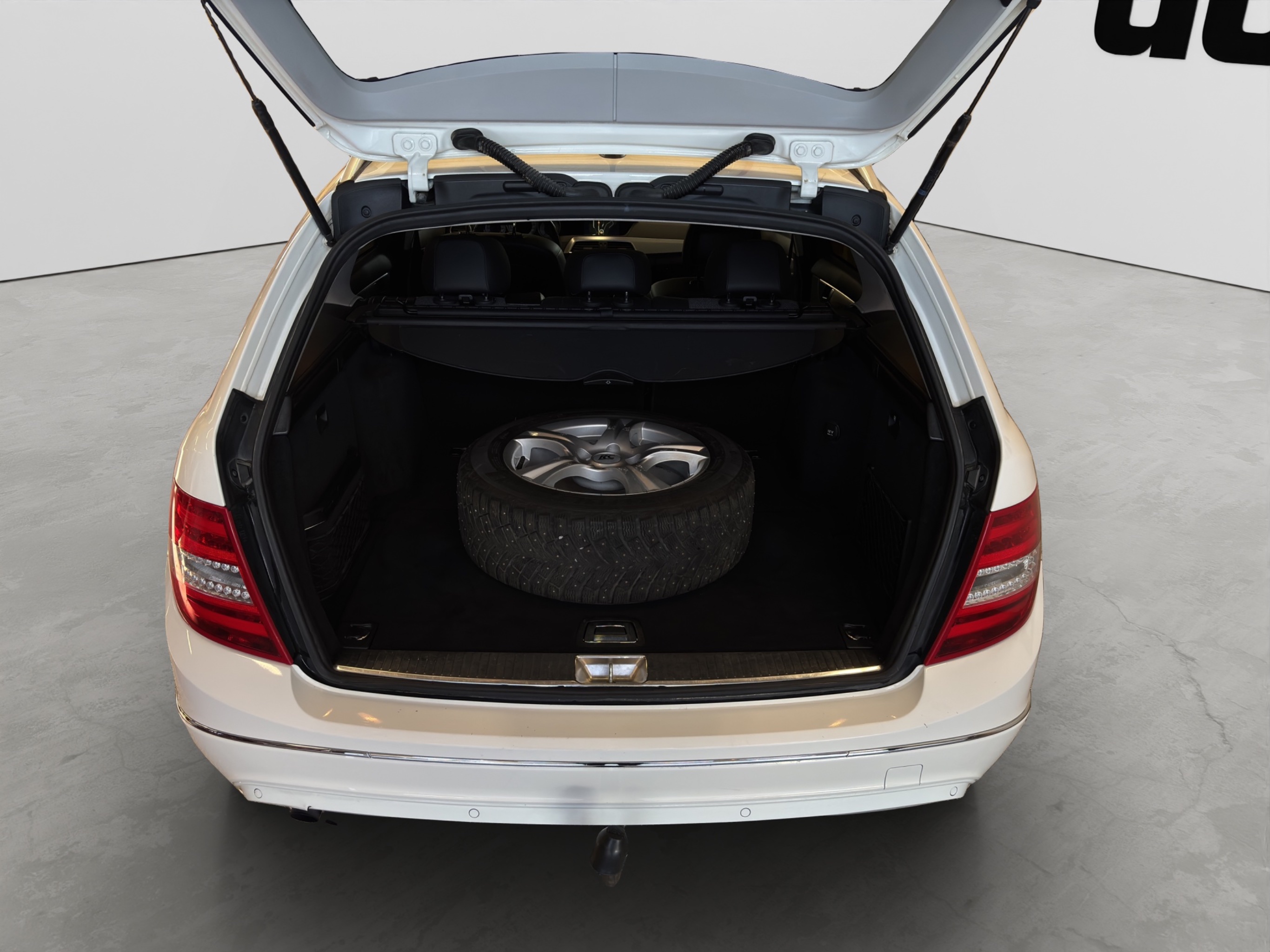 Mercedes-Benz C 2011 – kuva 20