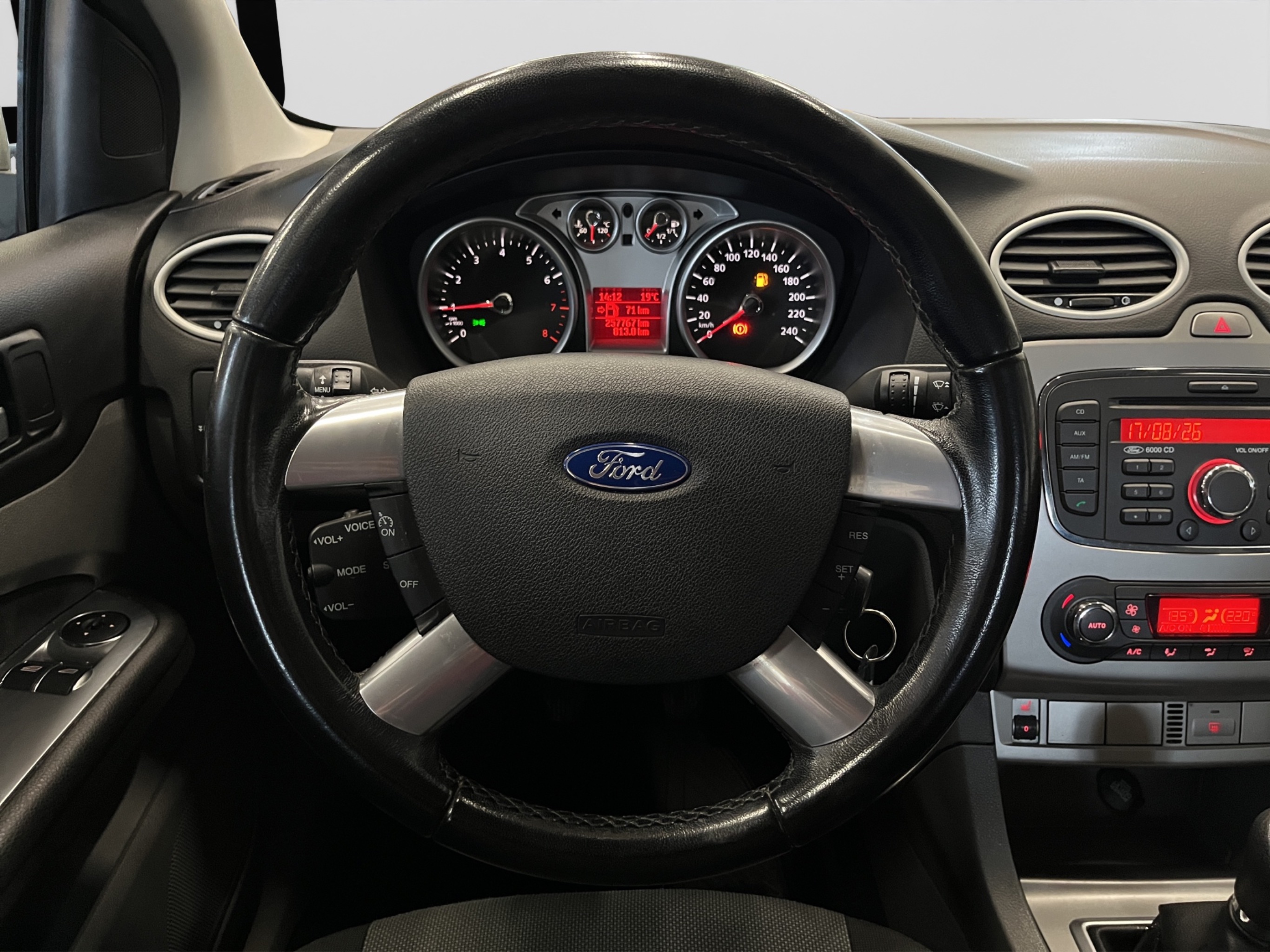 Ford Focus 2010 – kuva 16