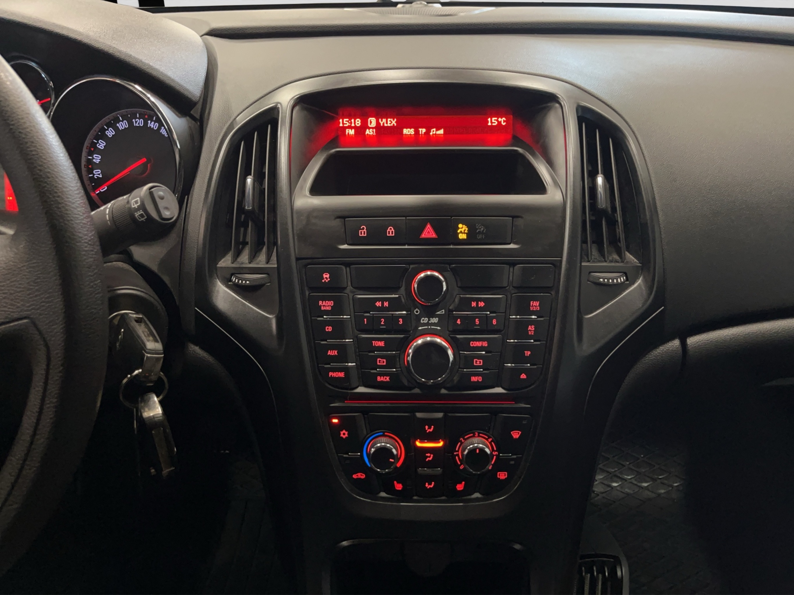 Opel Astra 2011 – kuva 16