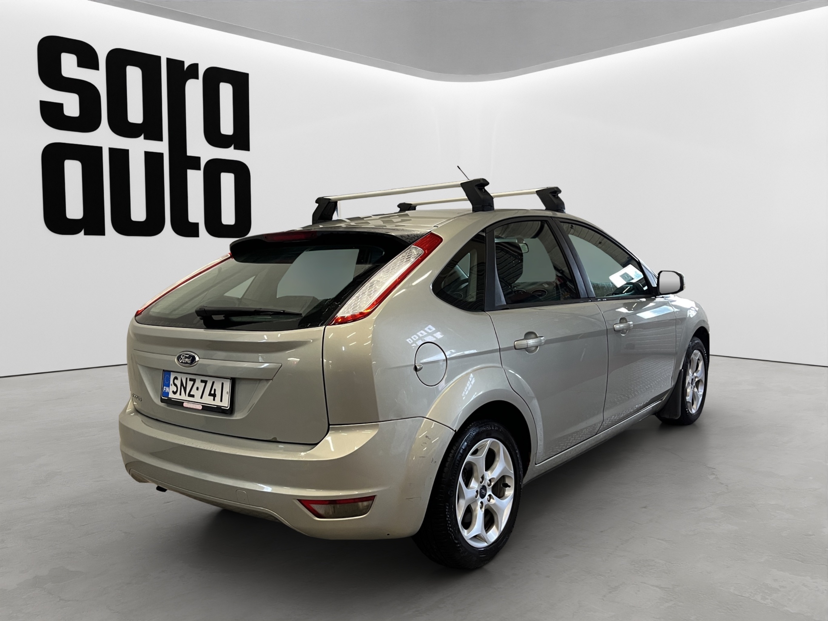Ford Focus 2010 – kuva 3