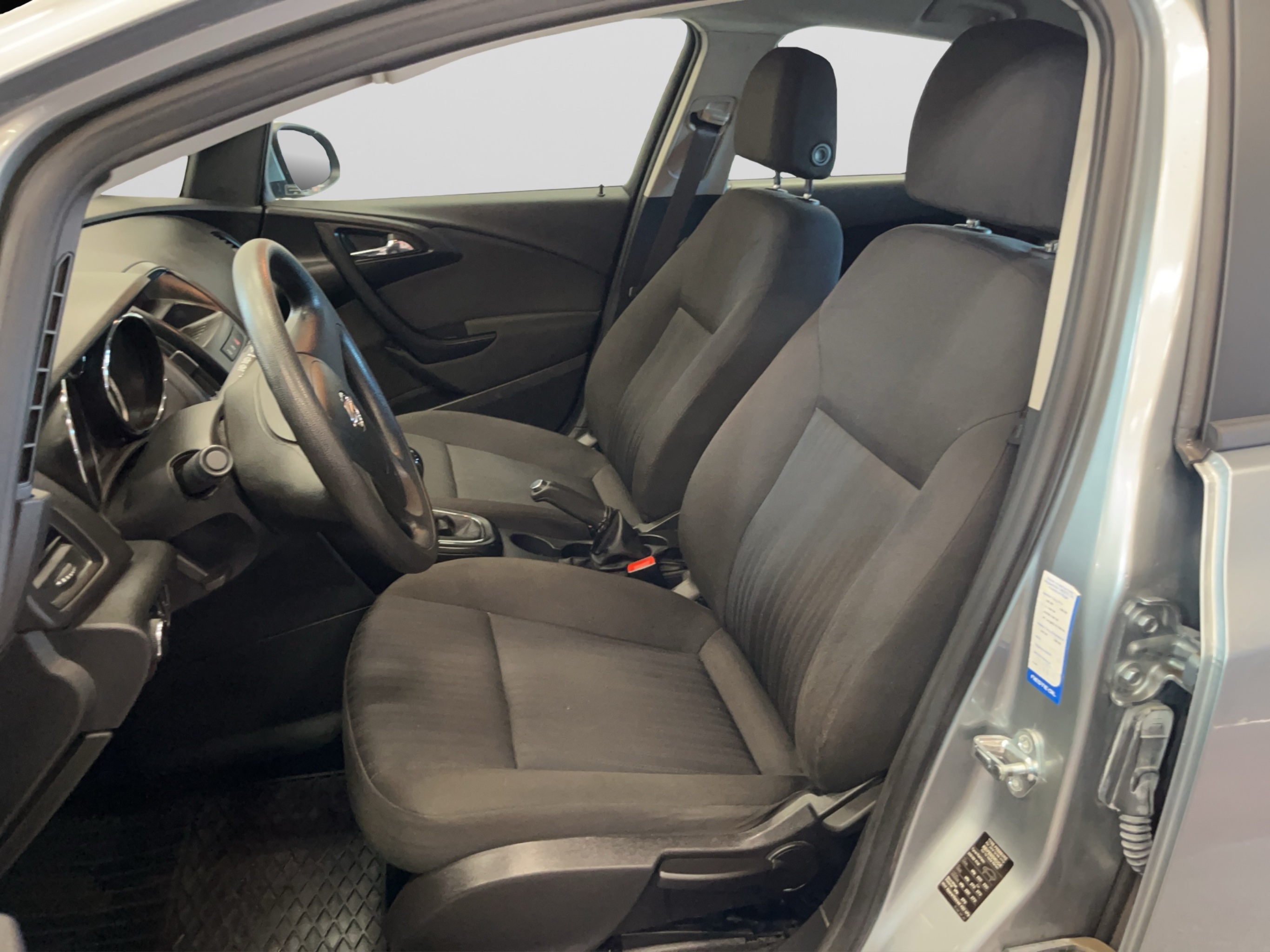 Opel Astra 2011 – kuva 11