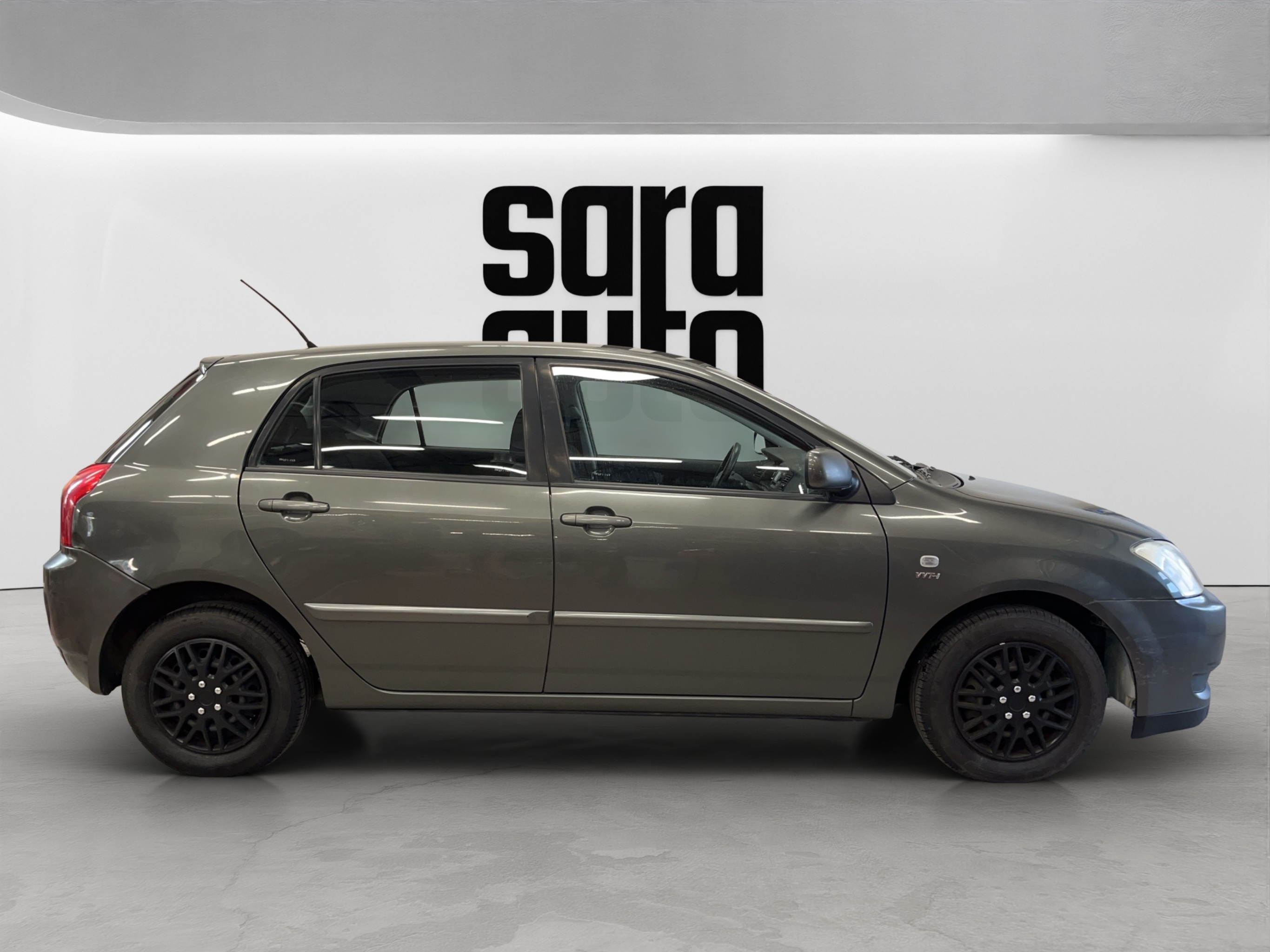 Toyota Corolla 2003 – kuva 2