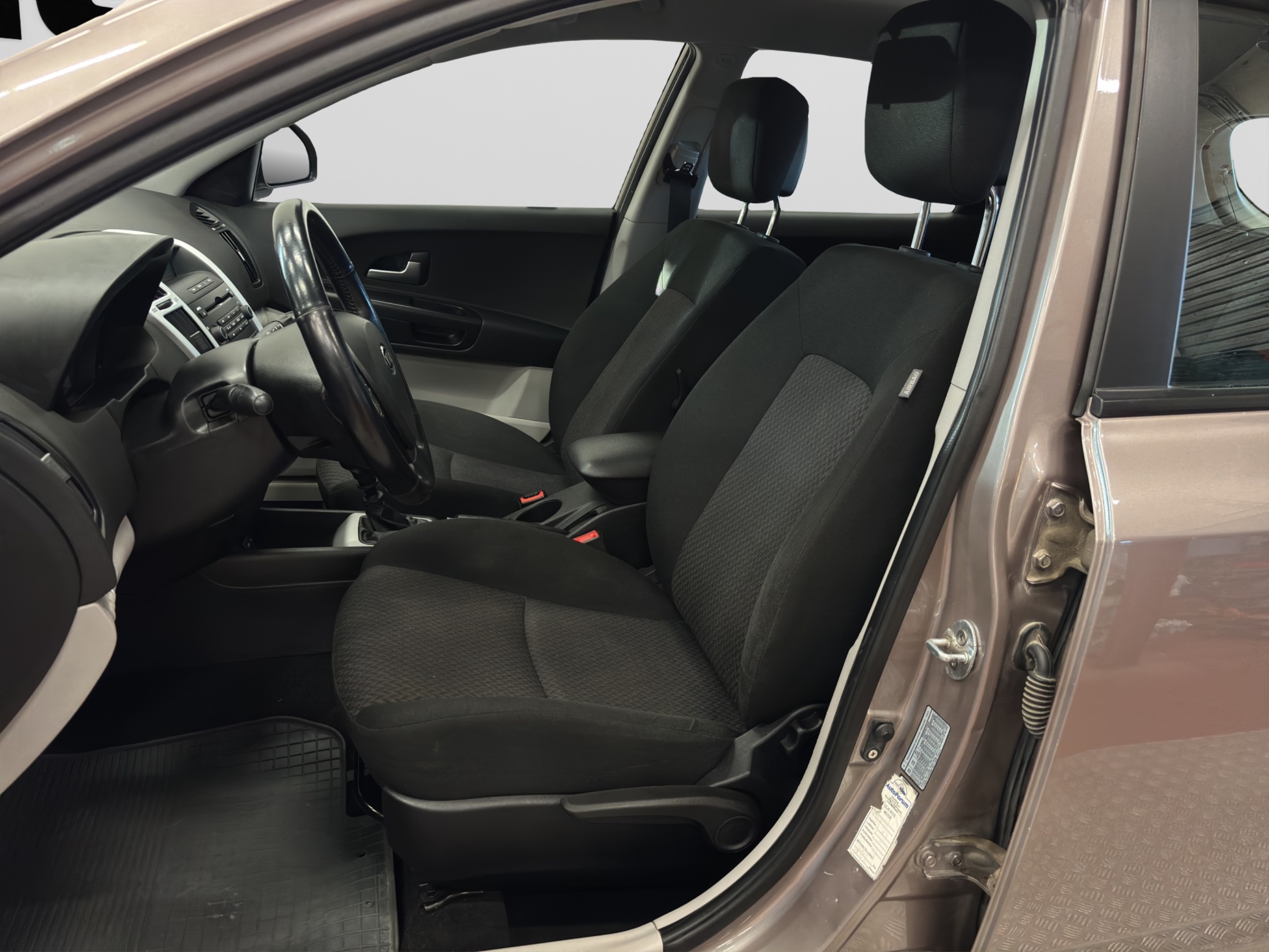 Kia Ceed 2008 – kuva 11
