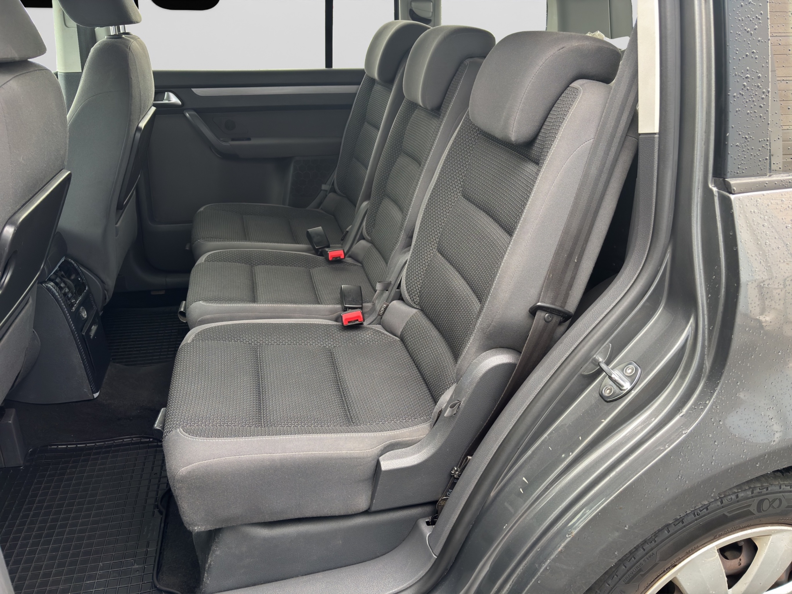 Volkswagen Touran 2012 – kuva 12