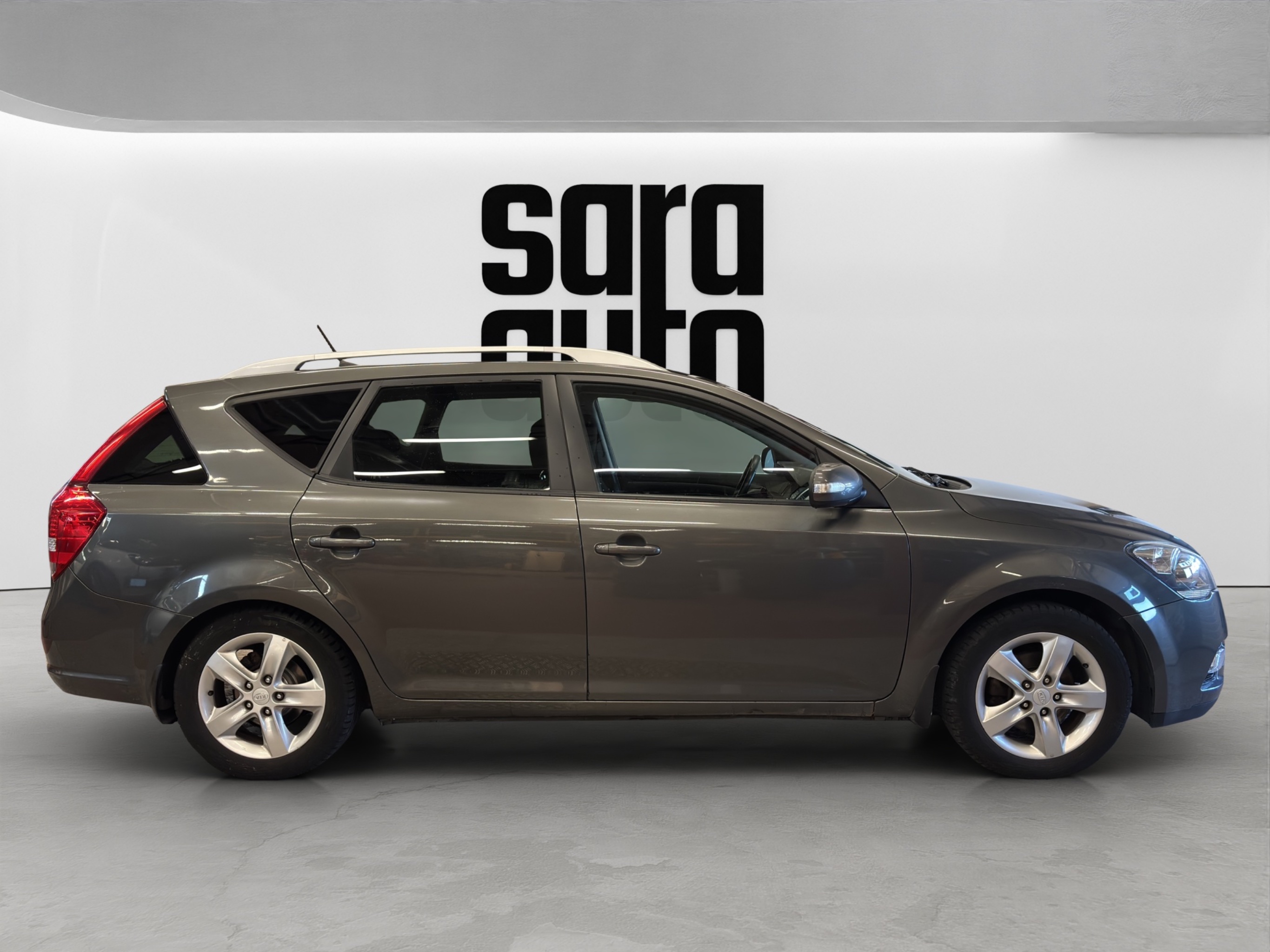 Kia Ceed 2011 – kuva 2