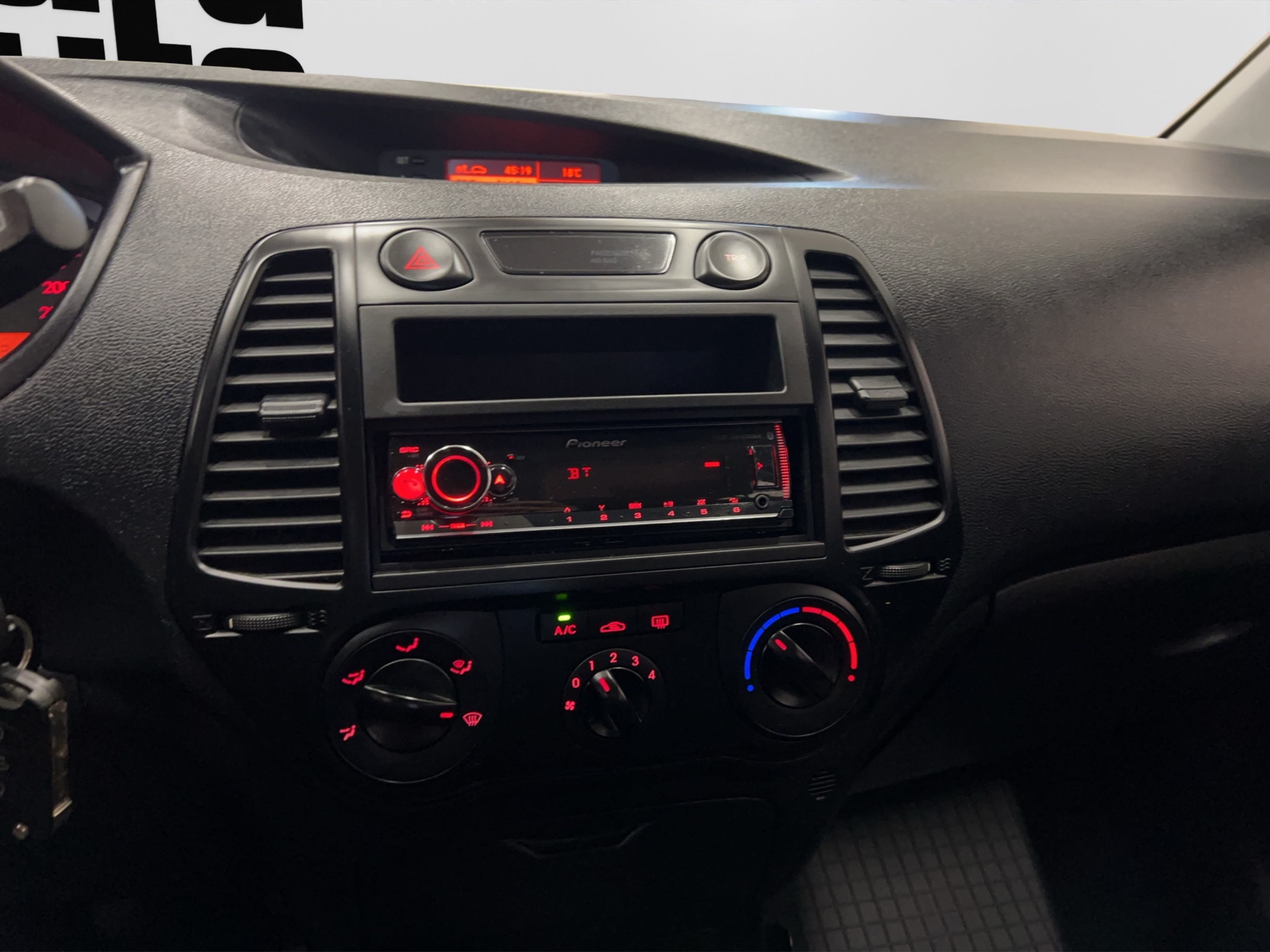 Hyundai i20 2009 – kuva 15