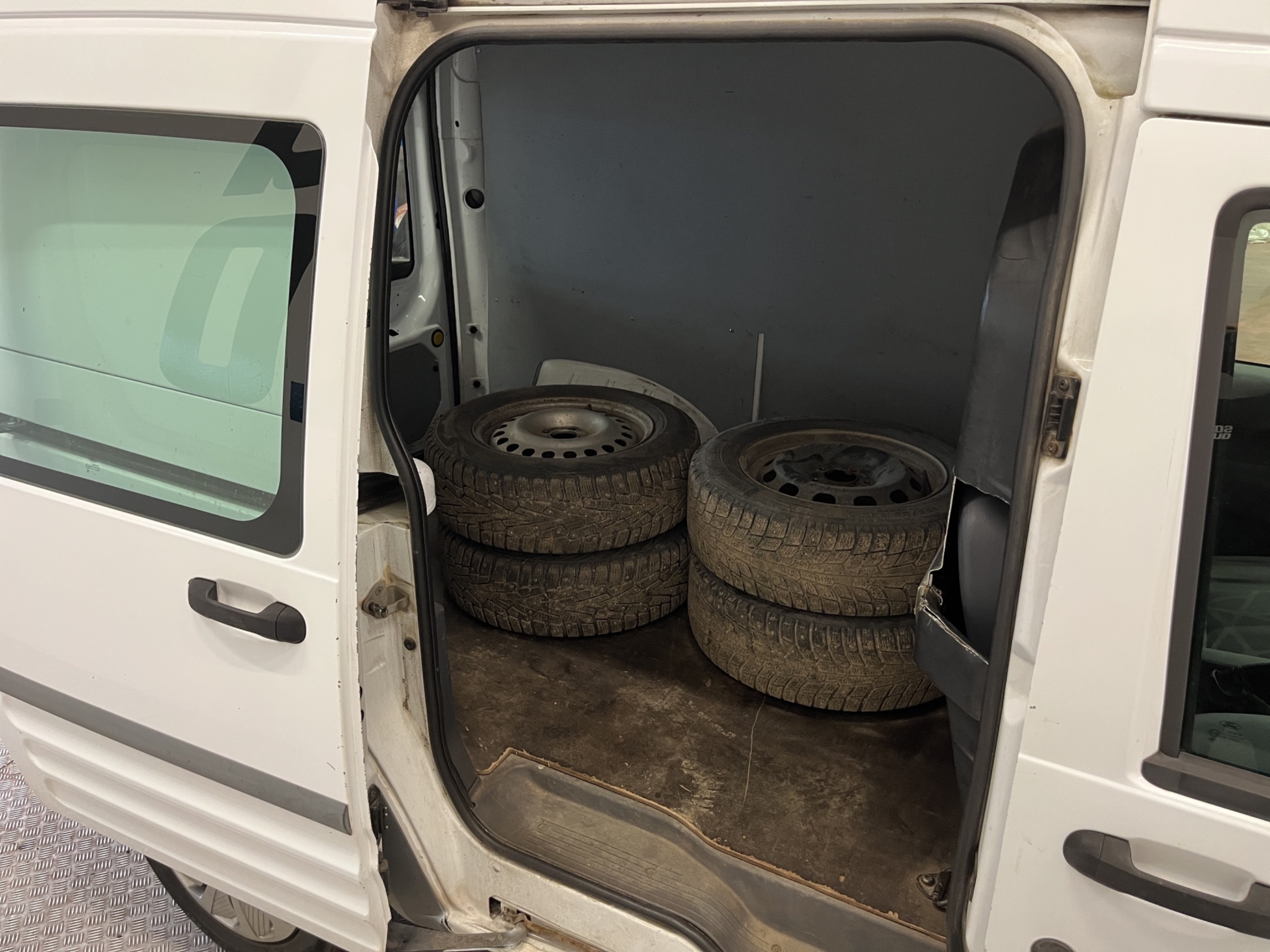 Ford Transit Connect 2010 – kuva 18