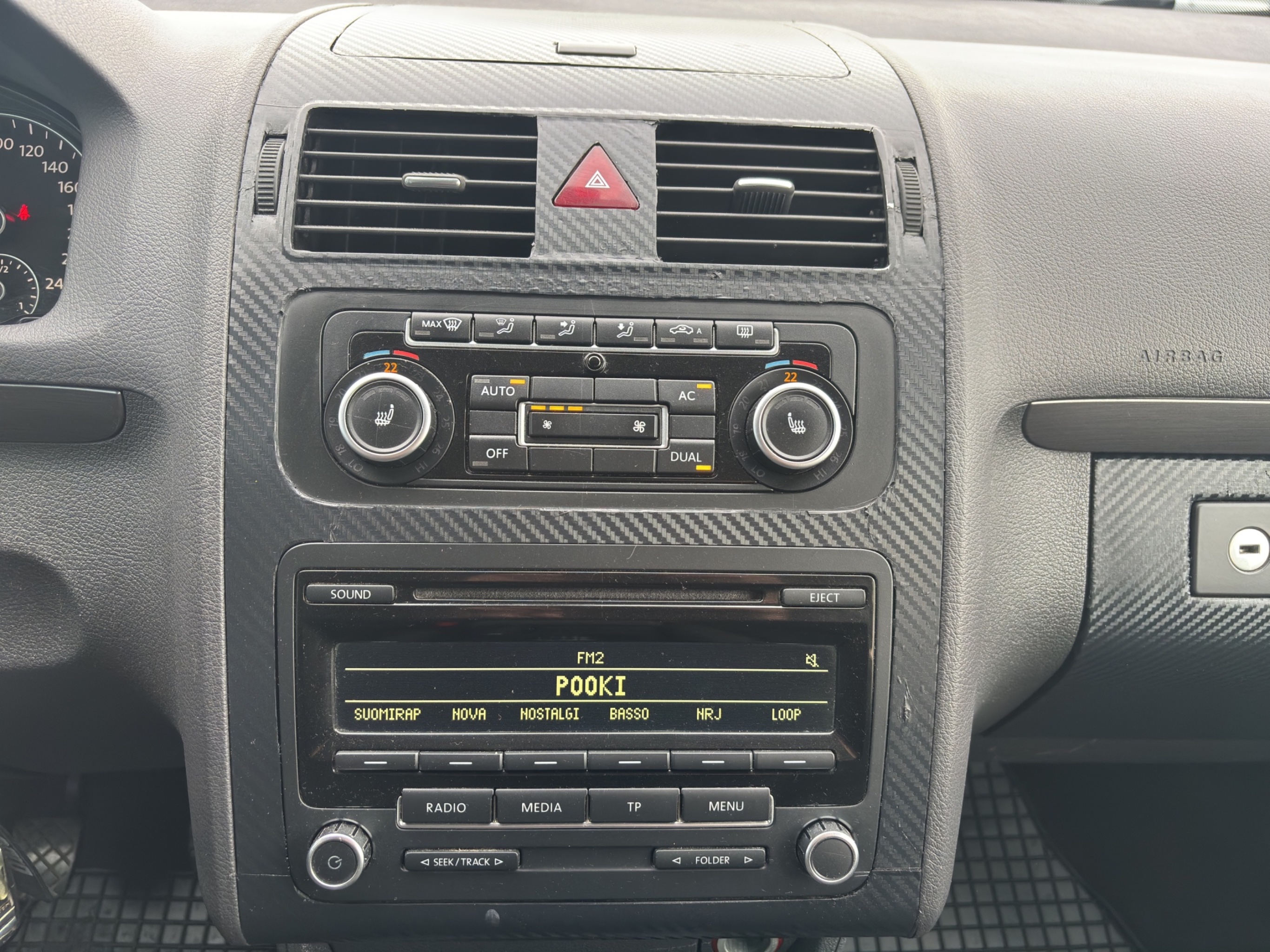 Volkswagen Touran 2012 – kuva 17