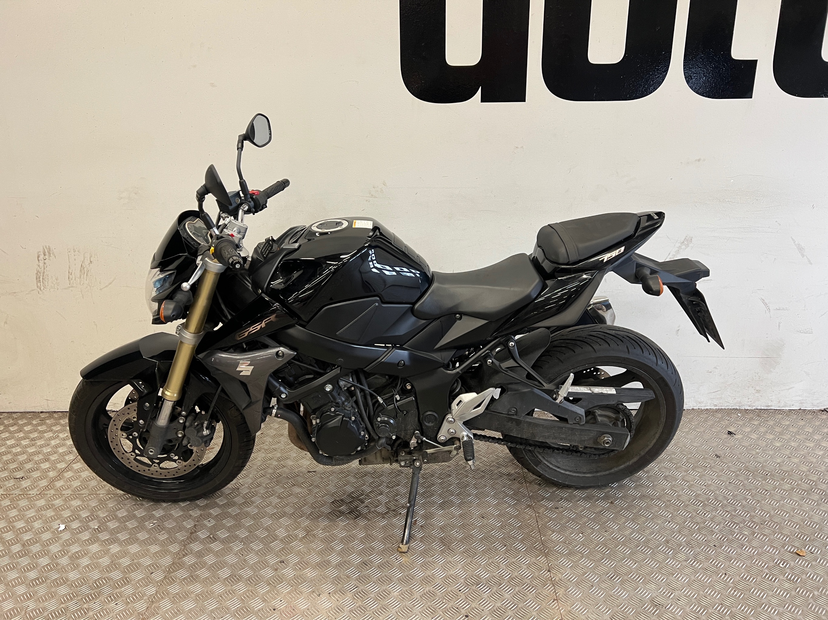 Suzuki GSR 2015 – kuva 6