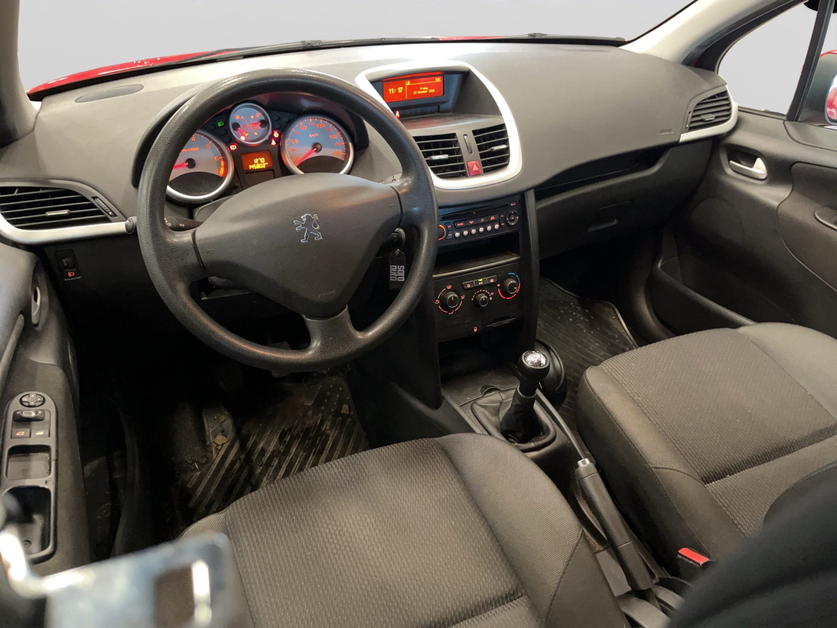 Peugeot 207 2010 – kuva 9
