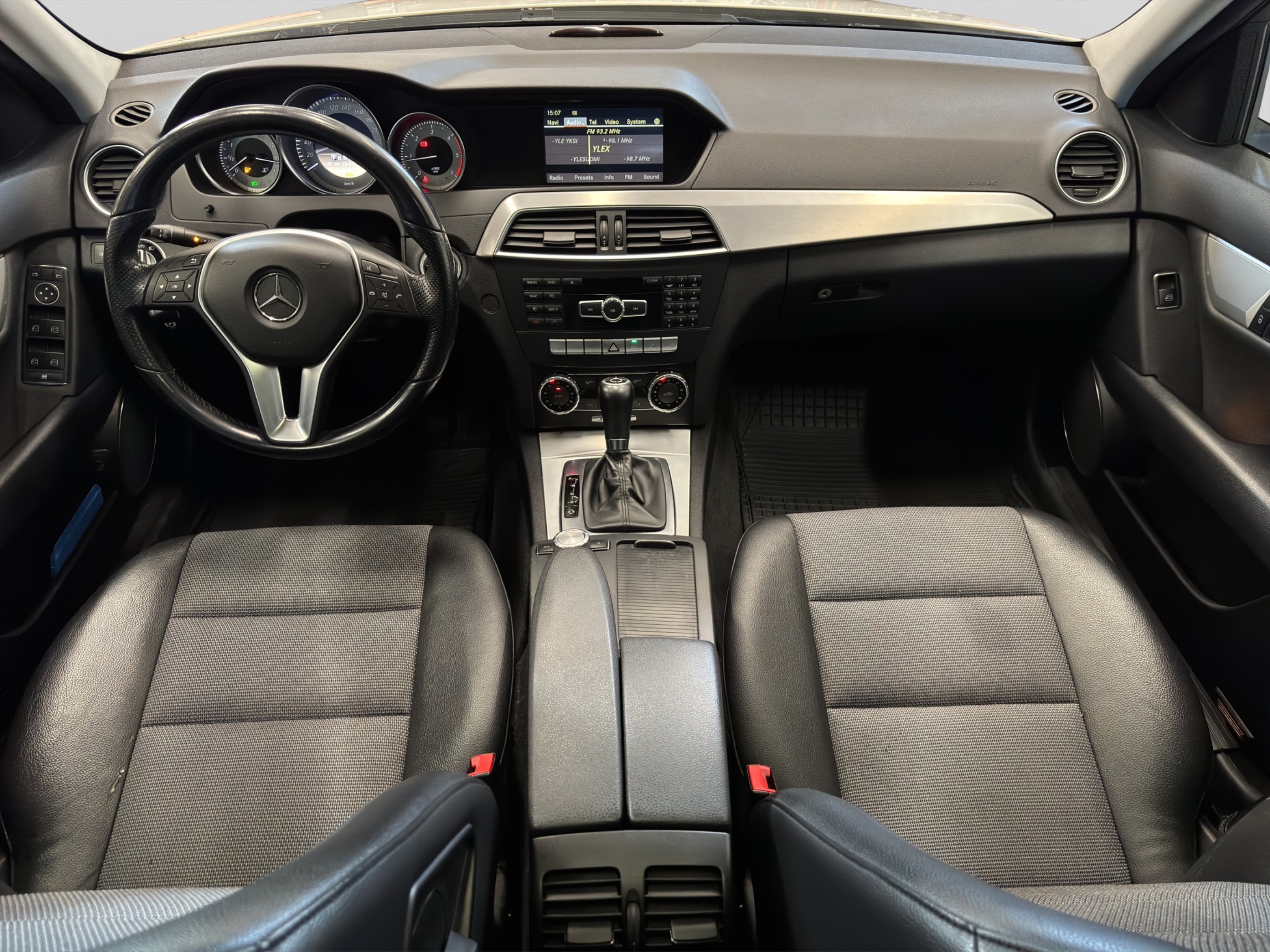 Mercedes-Benz C 2011 – kuva 16