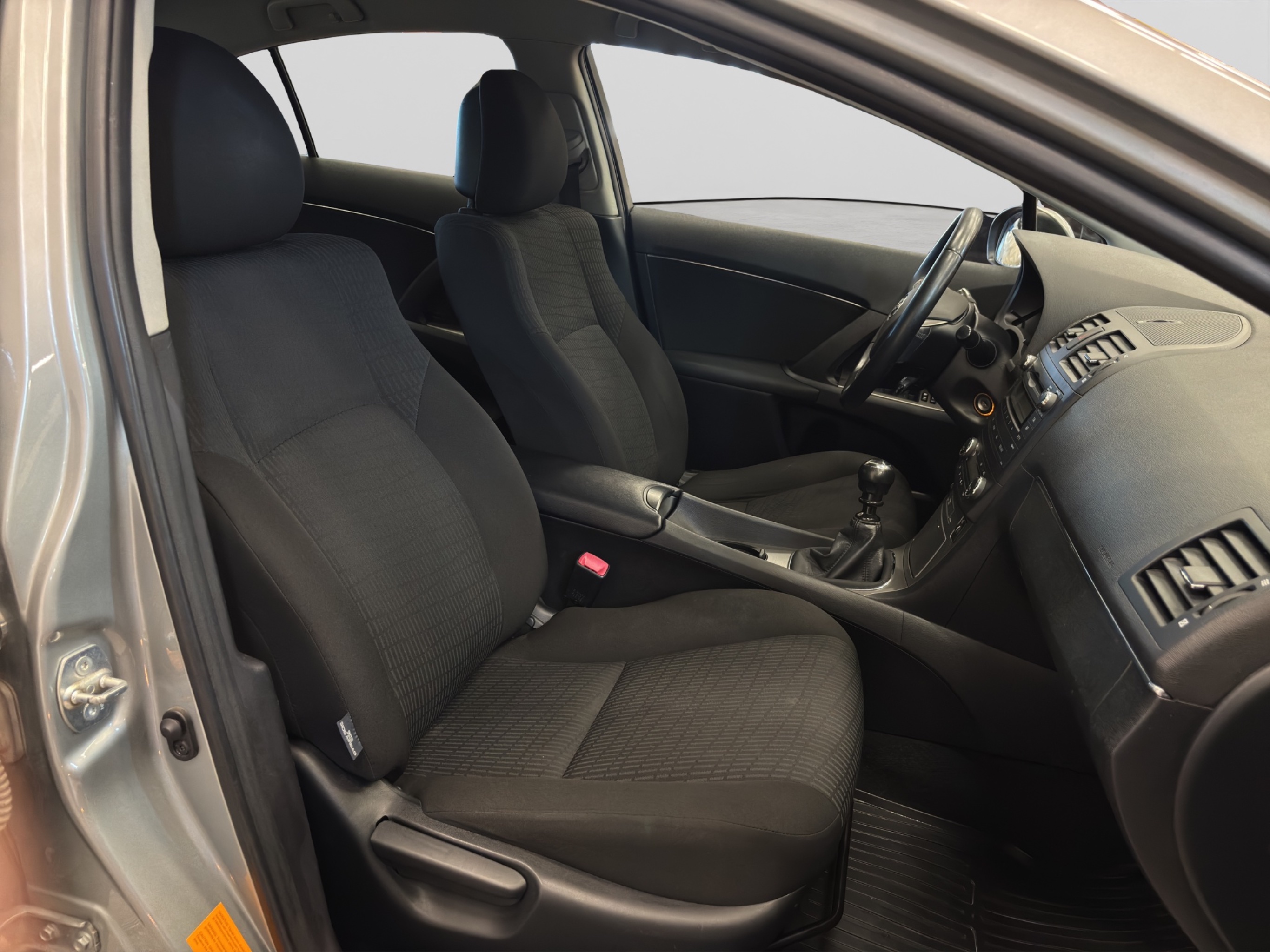 Toyota Avensis 2010 – kuva 13