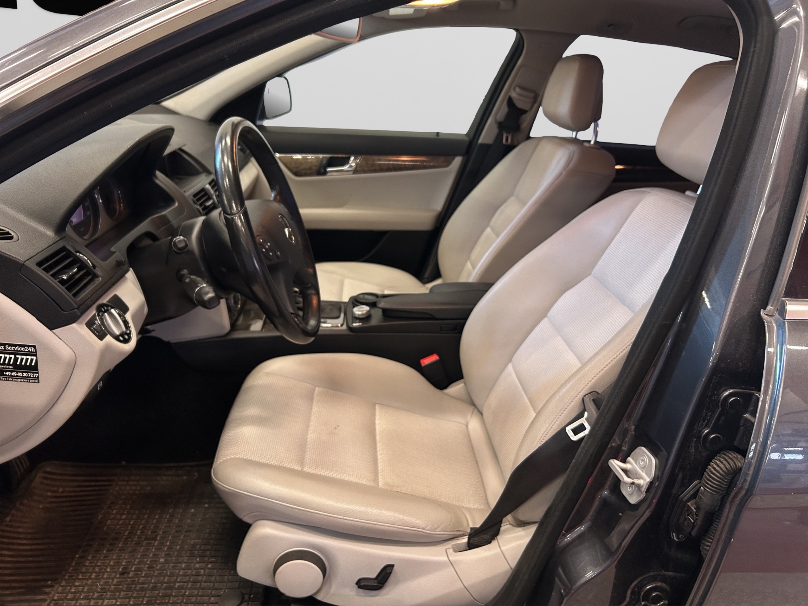 Mercedes-Benz C kuva 5