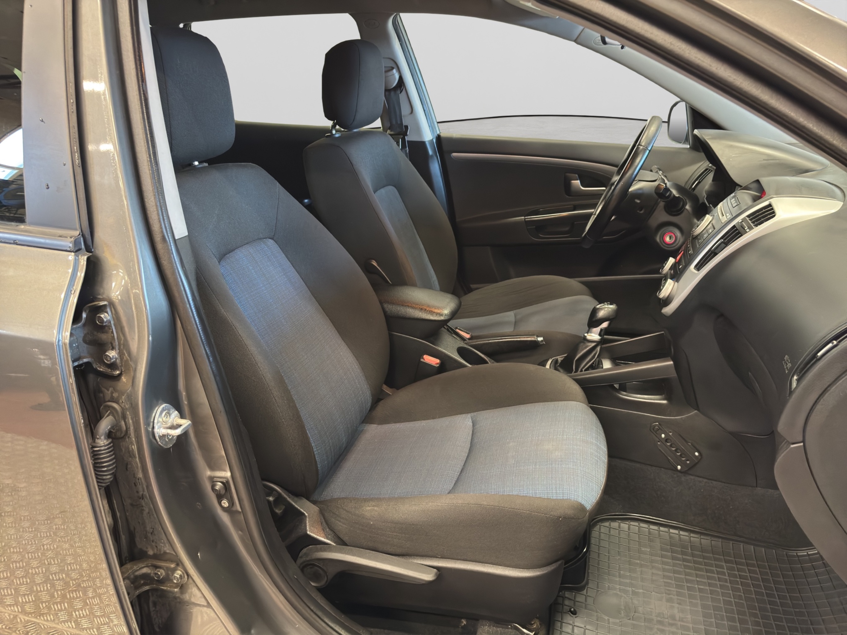 Kia Ceed 2011 – kuva 13