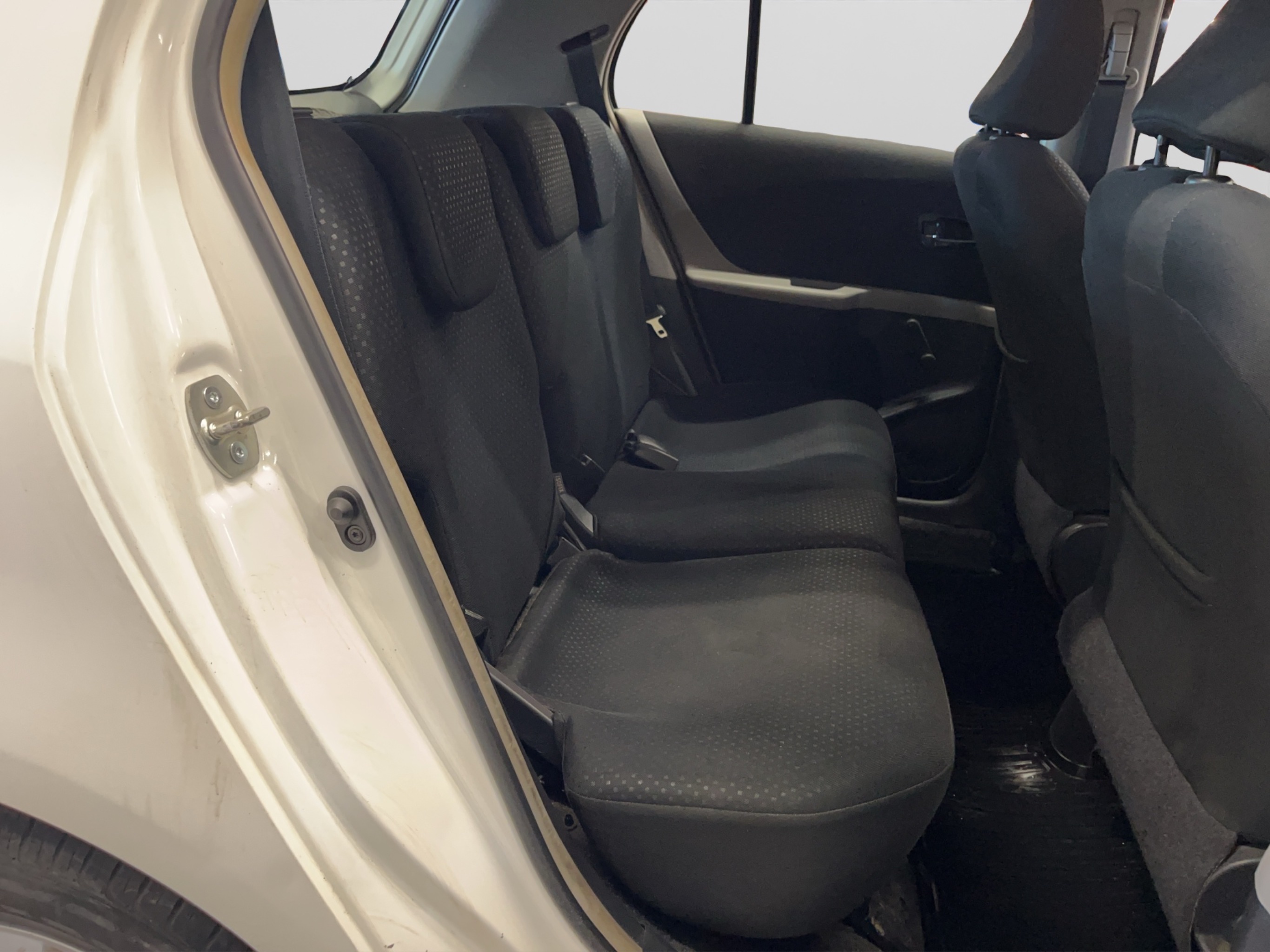 Toyota Yaris 2011 – kuva 14