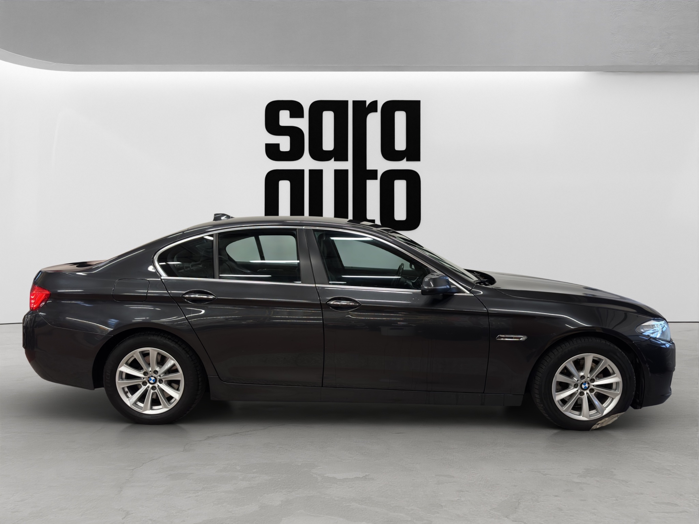 BMW 520 2016 – kuva 2