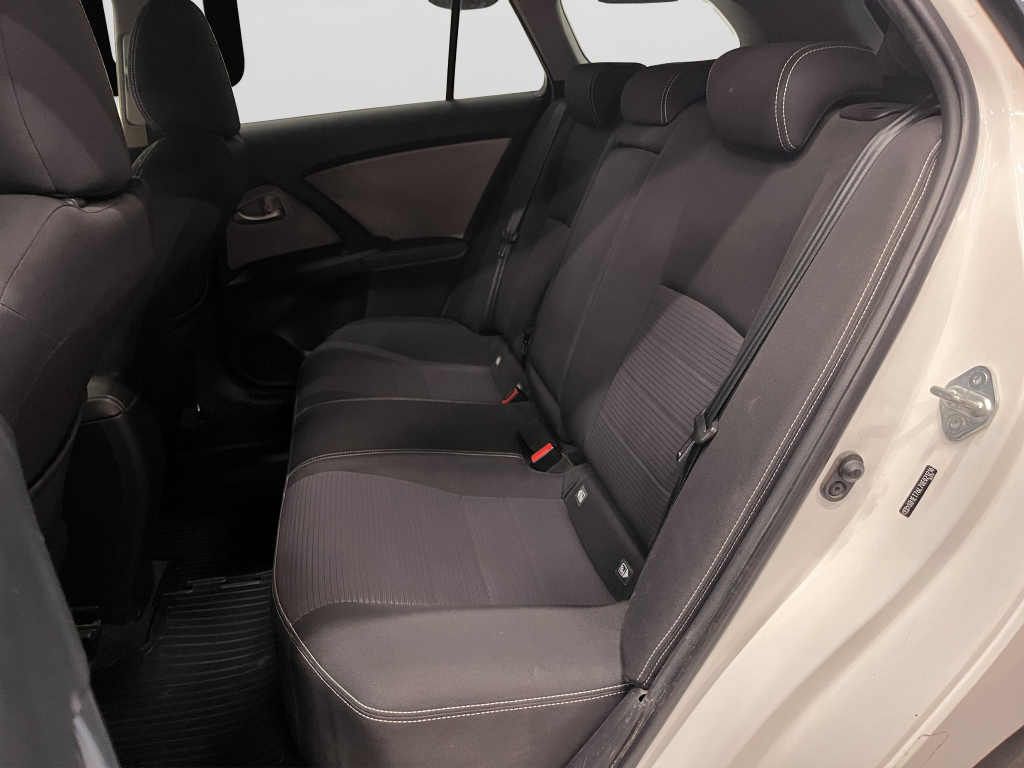 Toyota Avensis kuva 12