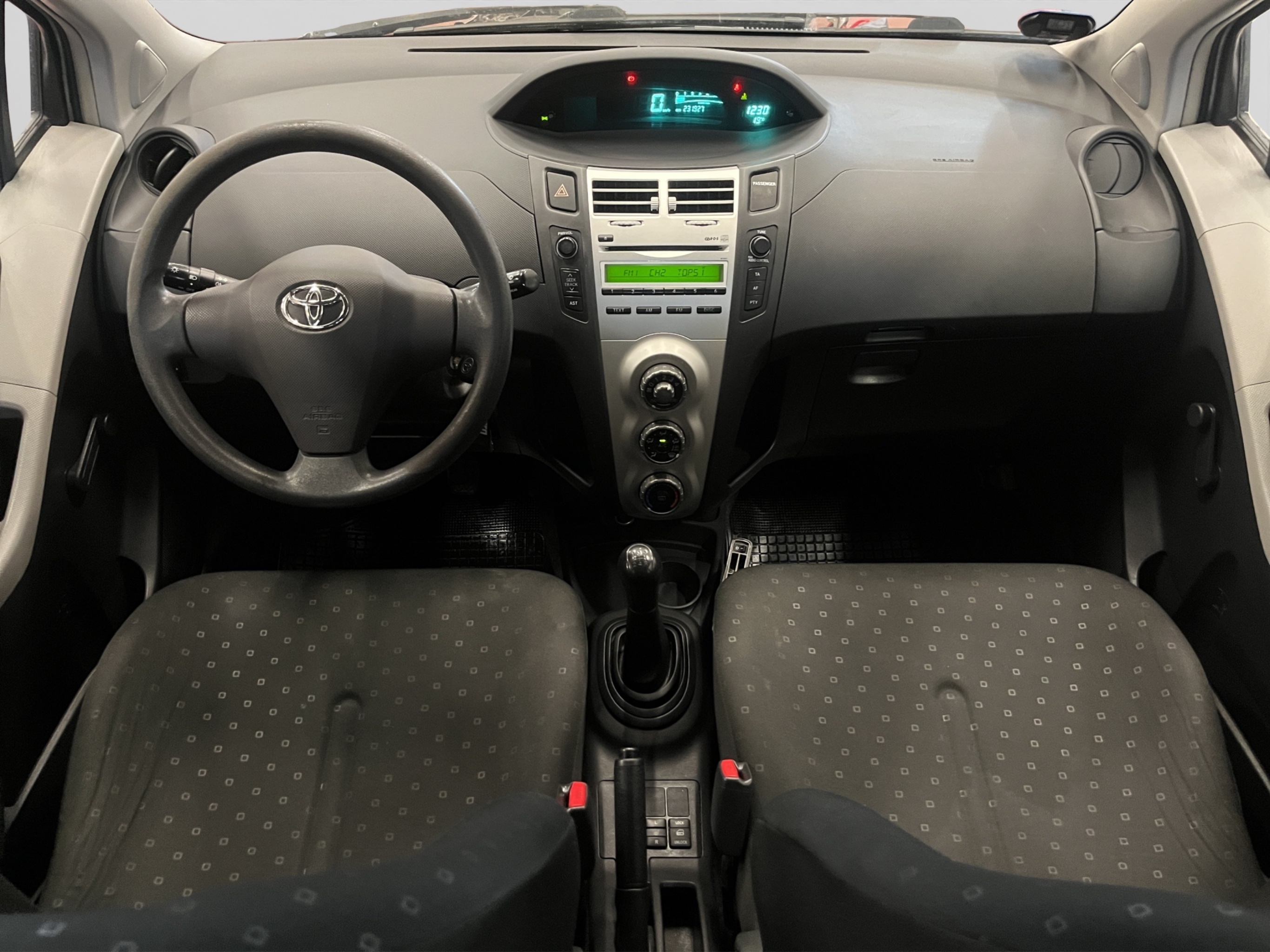 Toyota Yaris 2006 – kuva 11