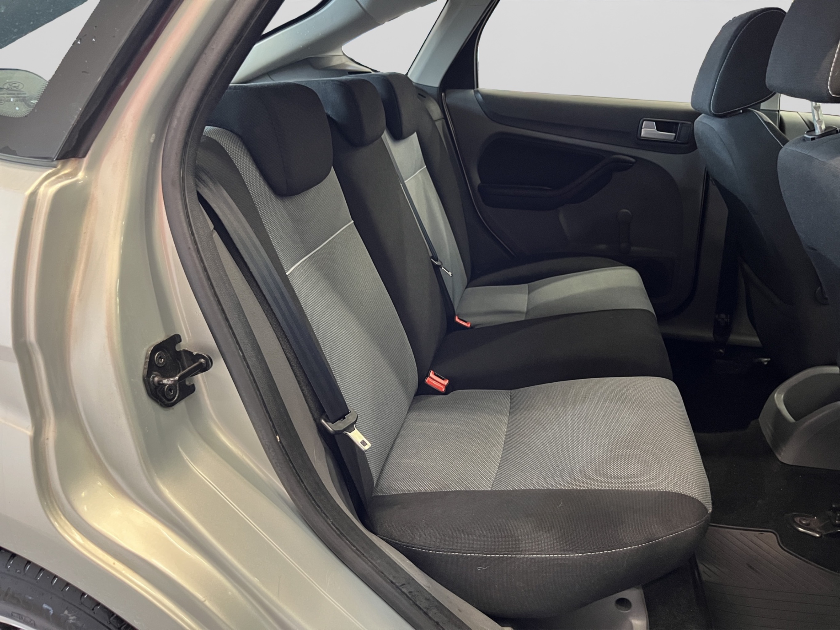 Ford Focus 2010 – kuva 14