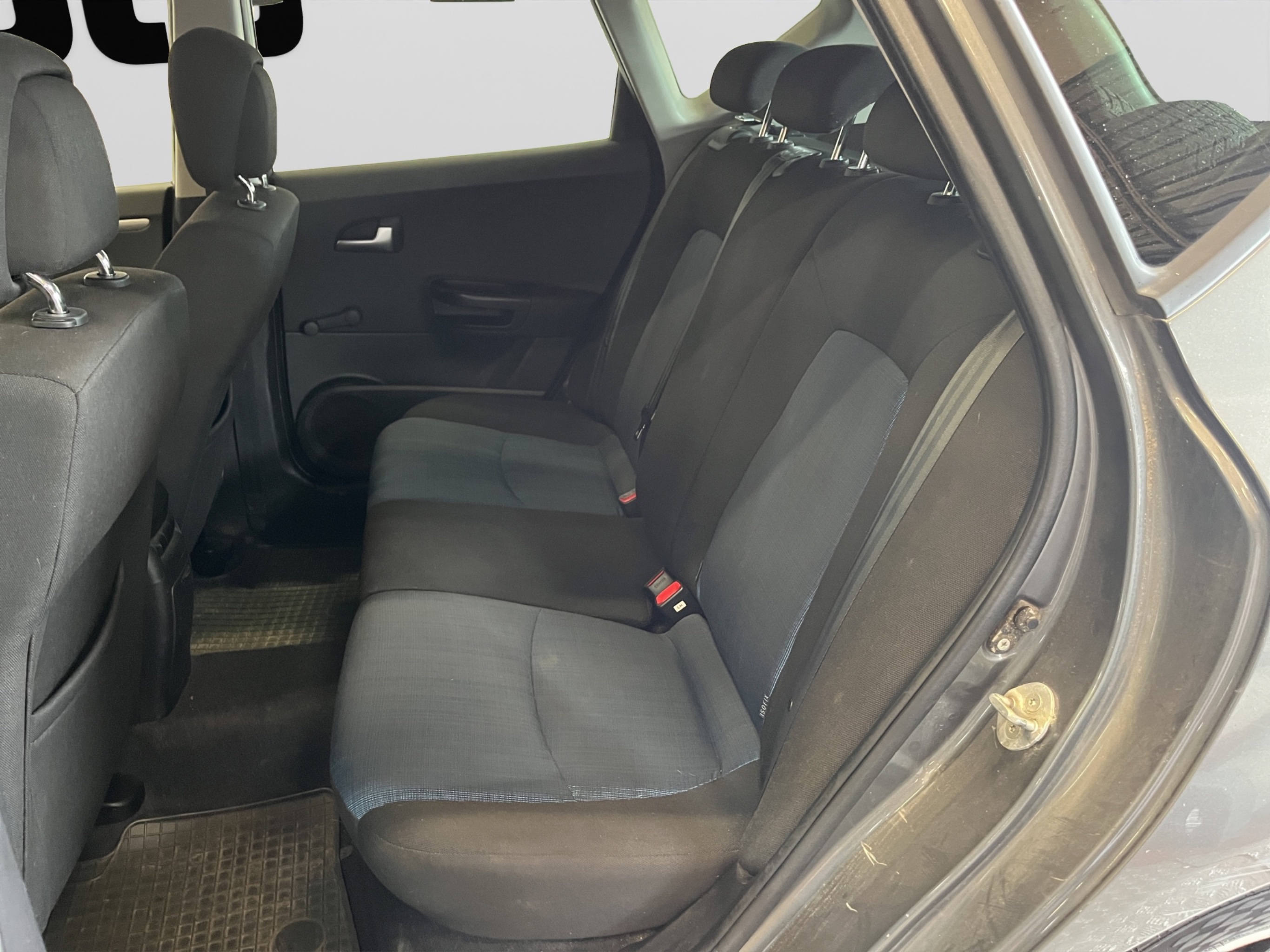 Kia Ceed 2011 – kuva 4