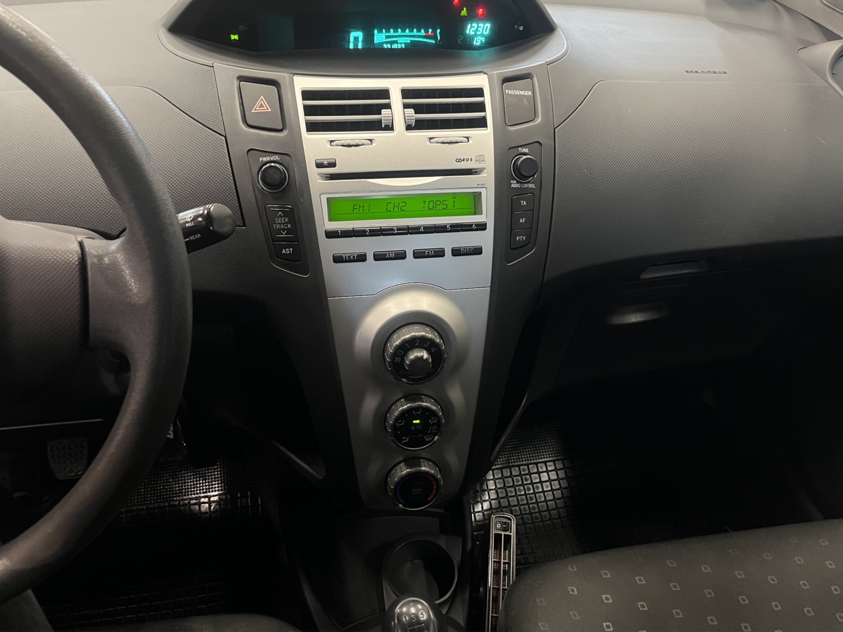 Toyota Yaris 2006 – kuva 12