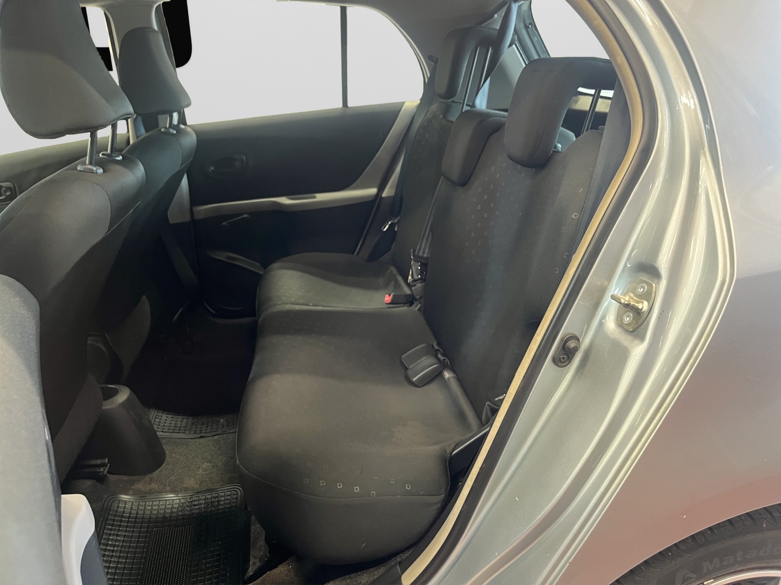 Toyota Yaris 2006 – kuva 8
