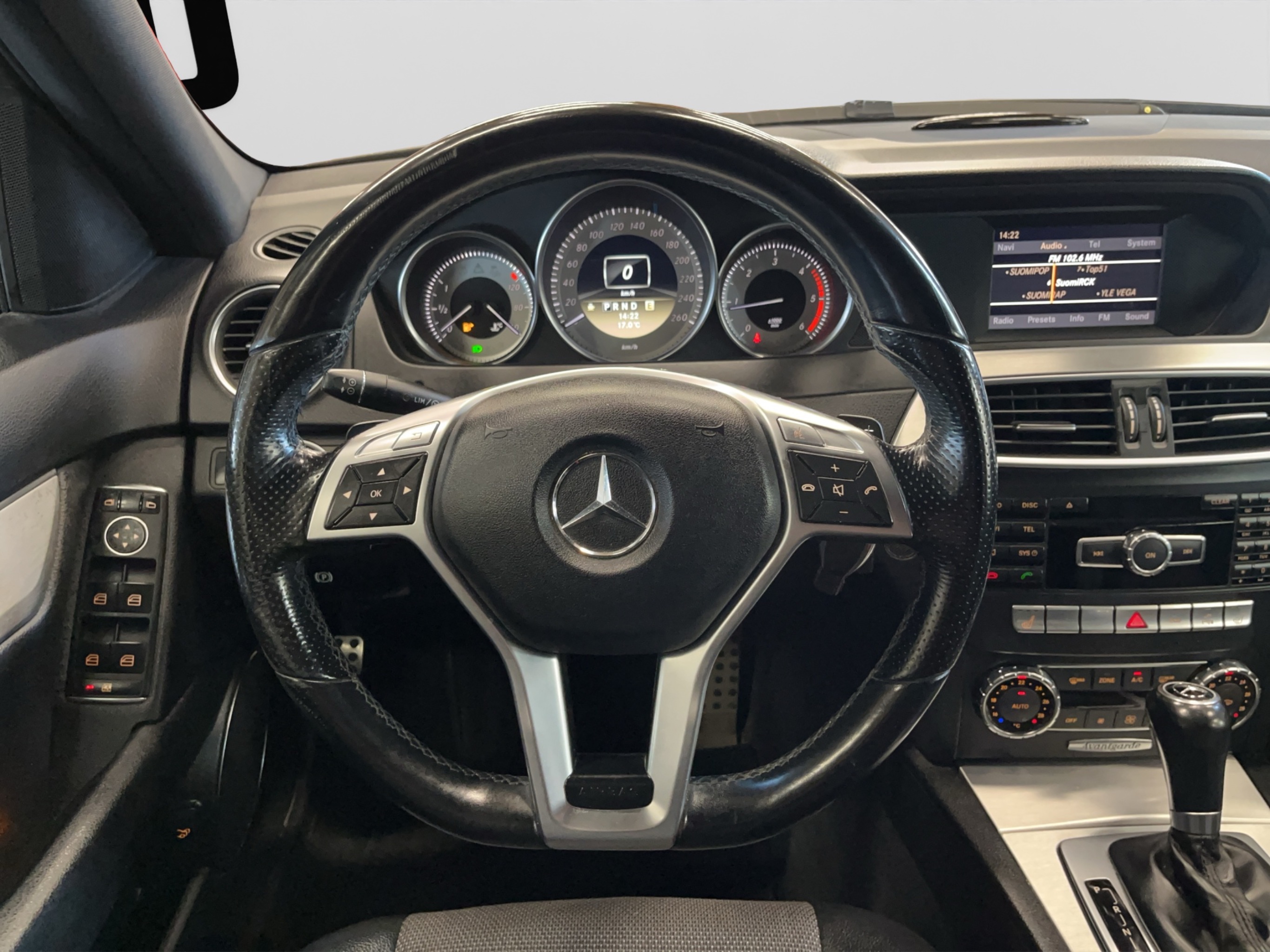 Mercedes-Benz C 2012 – kuva 17
