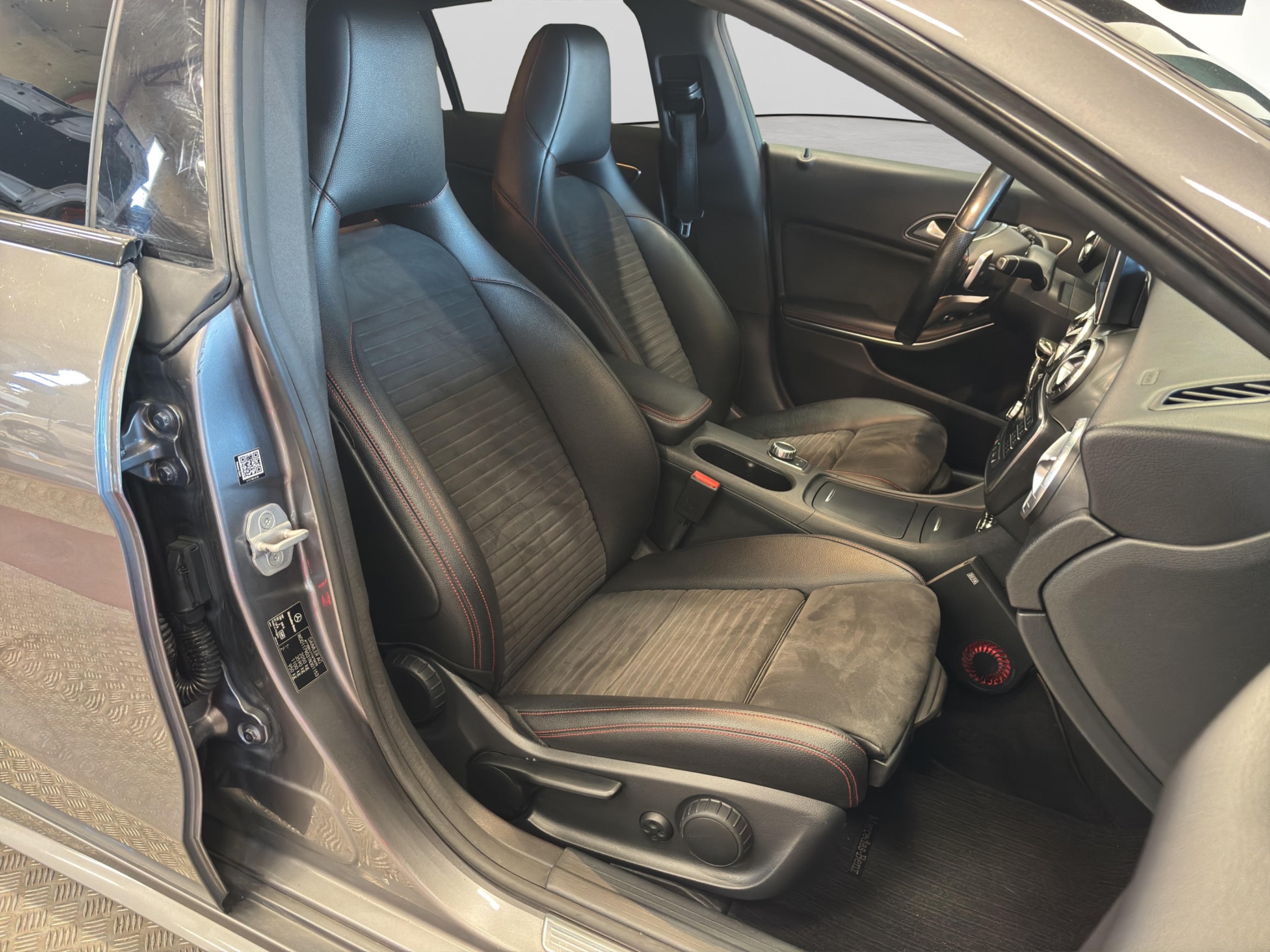 Mercedes-Benz CLA 2016 – kuva 13